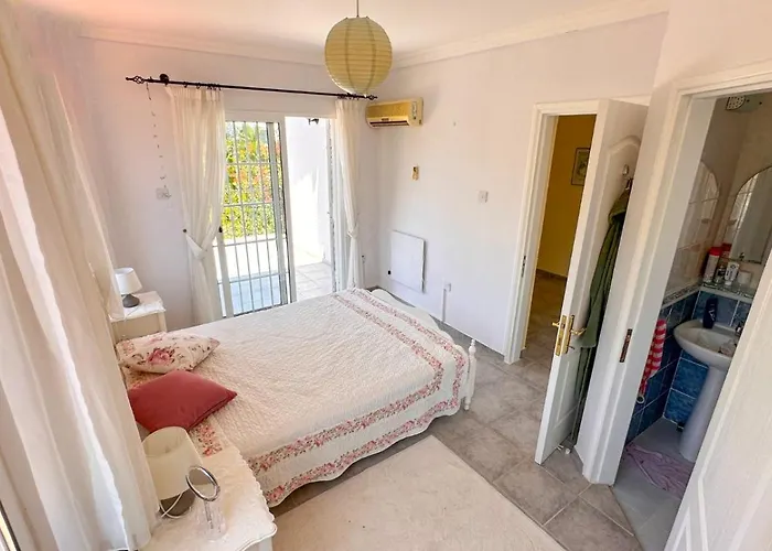 Natura ヴィラ Strovolos